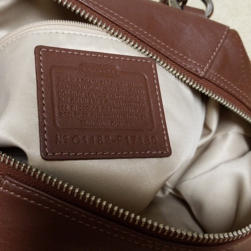 Must go! Authentic Coach purse - Picture 3 of 6